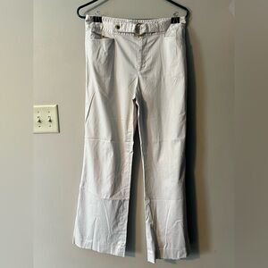 Lauren Ralph Lauren sz 6 creme colored stretch cotton chinos.